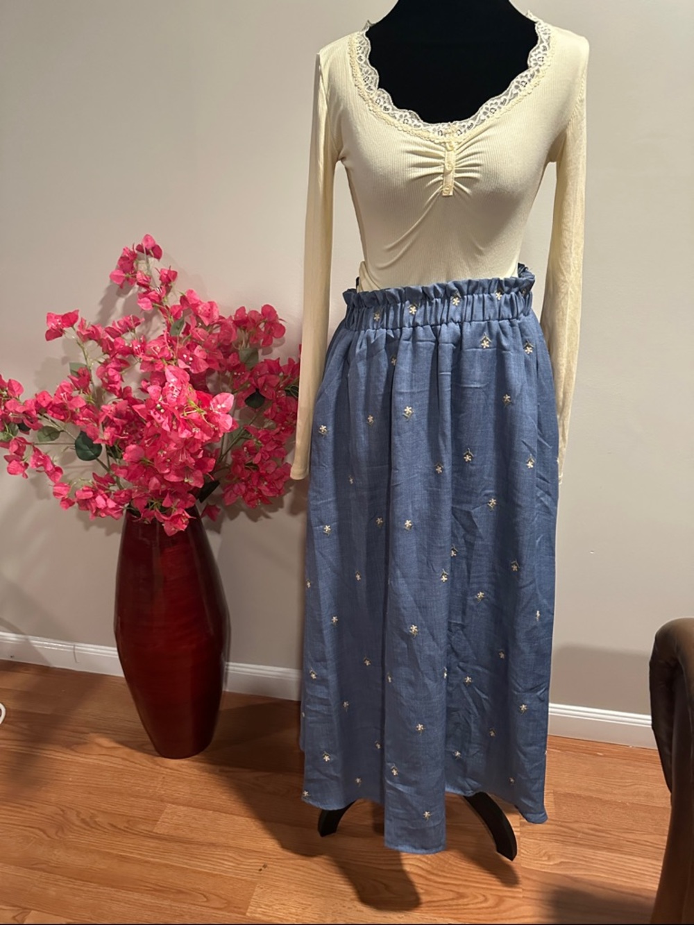 Blue Embroidered Midi Skirt - Casual Floral Design